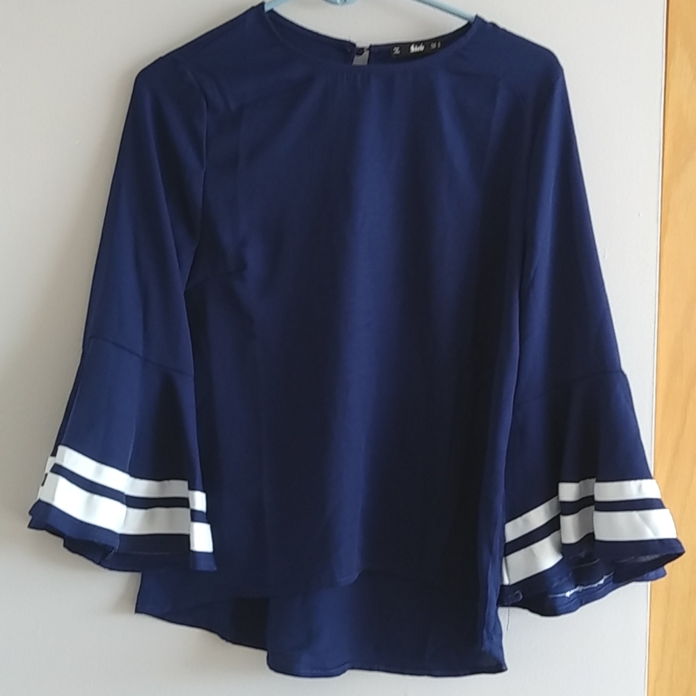 💐 NWOT SHEIN Striped Trim Bell Sleeve Keyhole Back Blouse